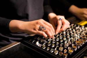 6 mistakes that can ruin one’s jewelry